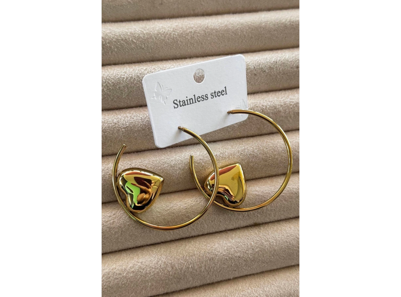 Altın Renk Kalp Figürlü Çelik Halka Küpe (Çift)