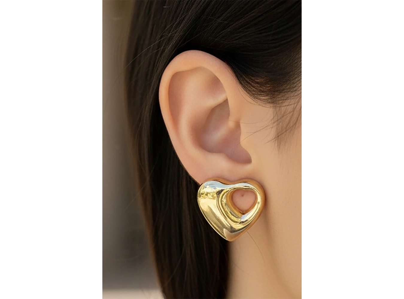 Altın Renk Kalp Figürlü Çelik Küpe (Çift)