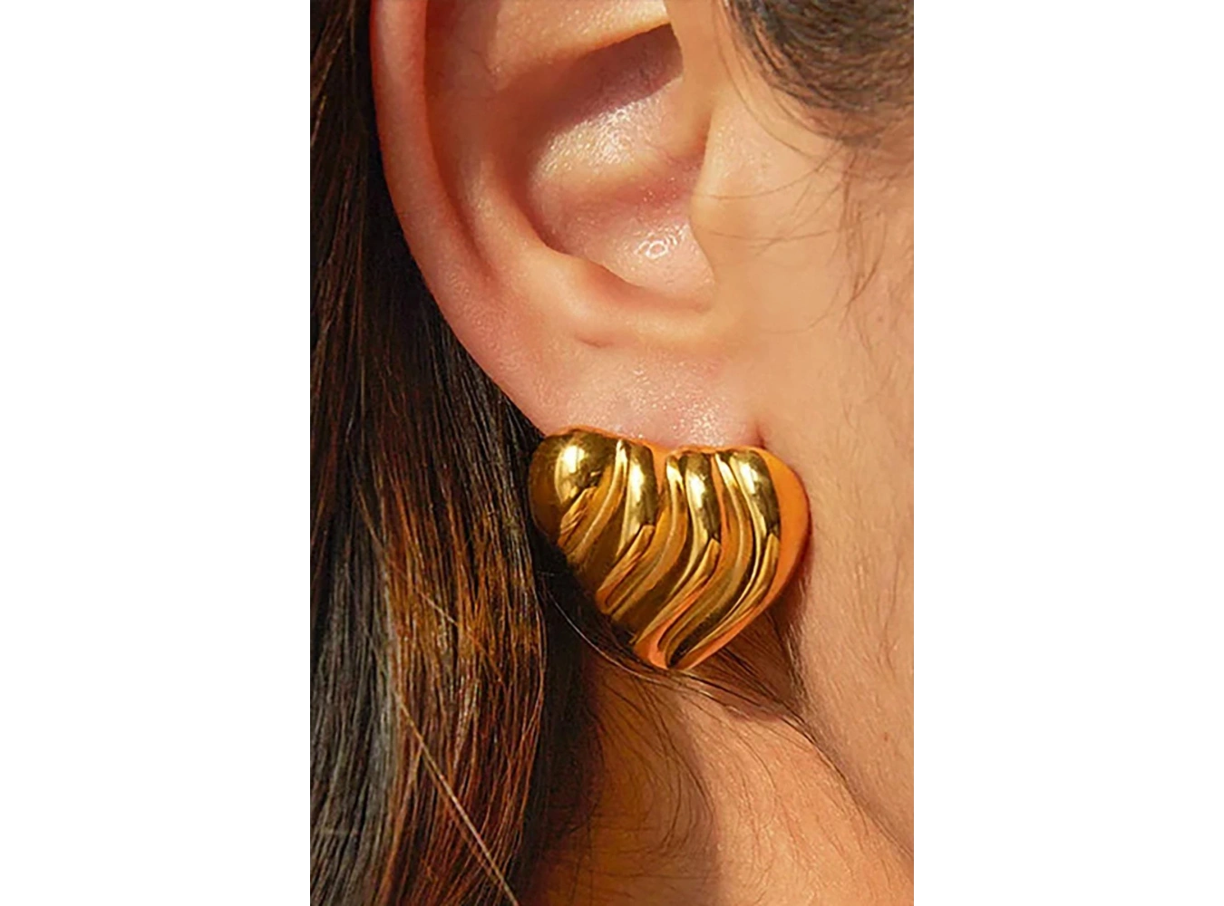 Altın Renk Kalp Figürlü Çelik Küpe (Çift)