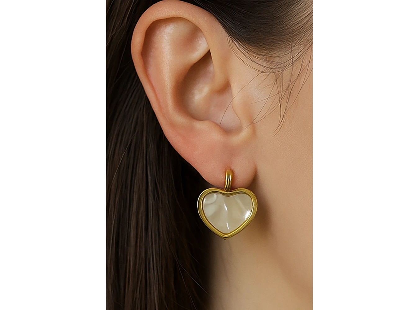 Altın Renk Kalp Figürlü Çelik Küpe (Çift)