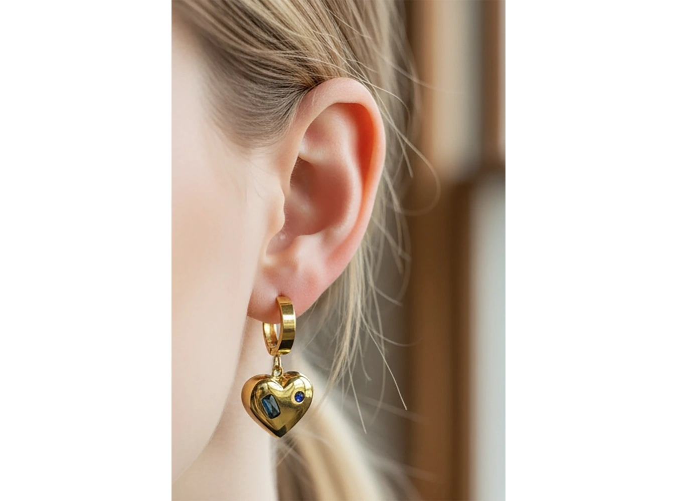 Altın Renk Kalp Figürlü Çelik Küpe (Çift)