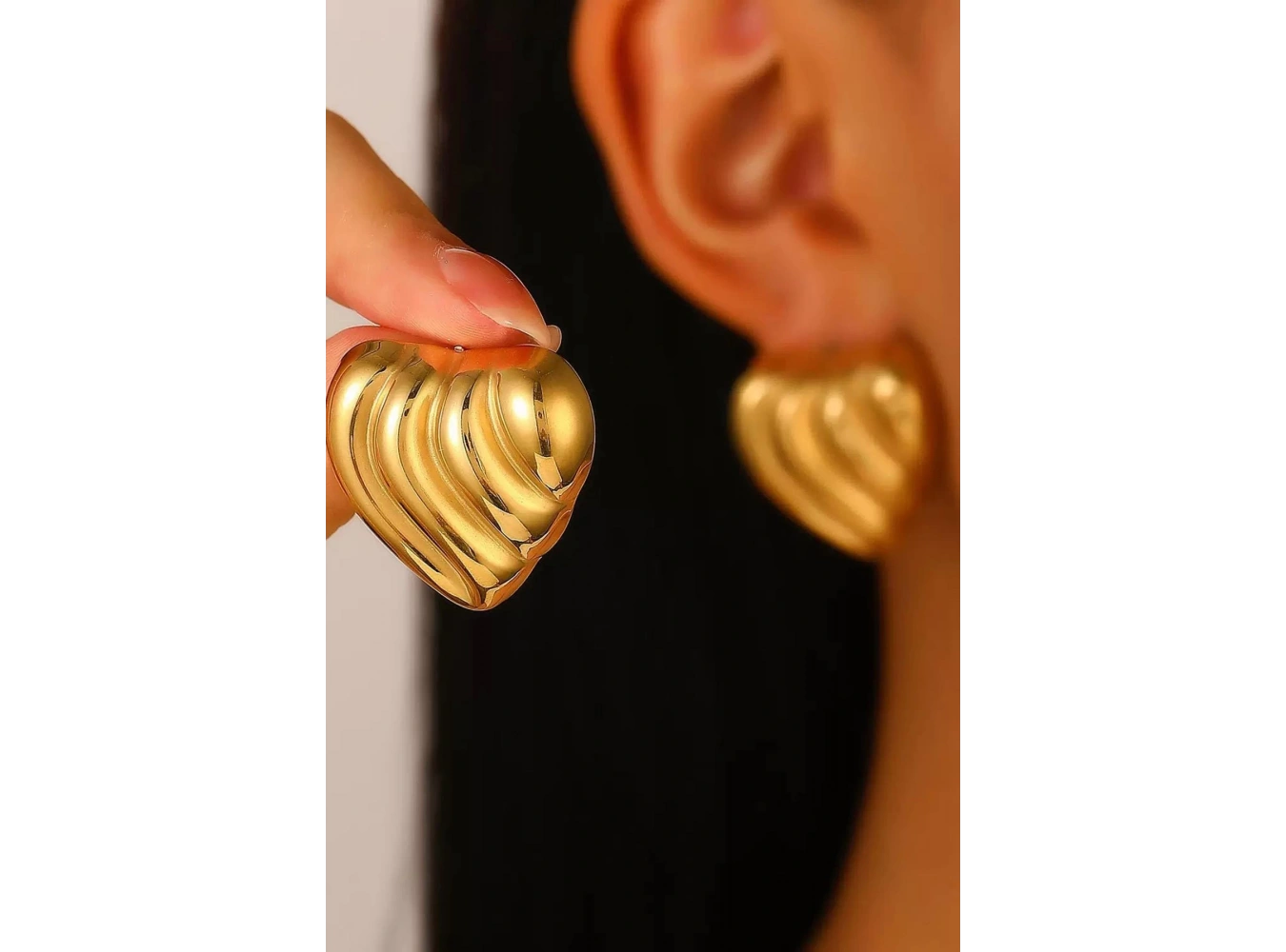 Altın Renk Kalp Figürlü Çelik Küpe (Çift)