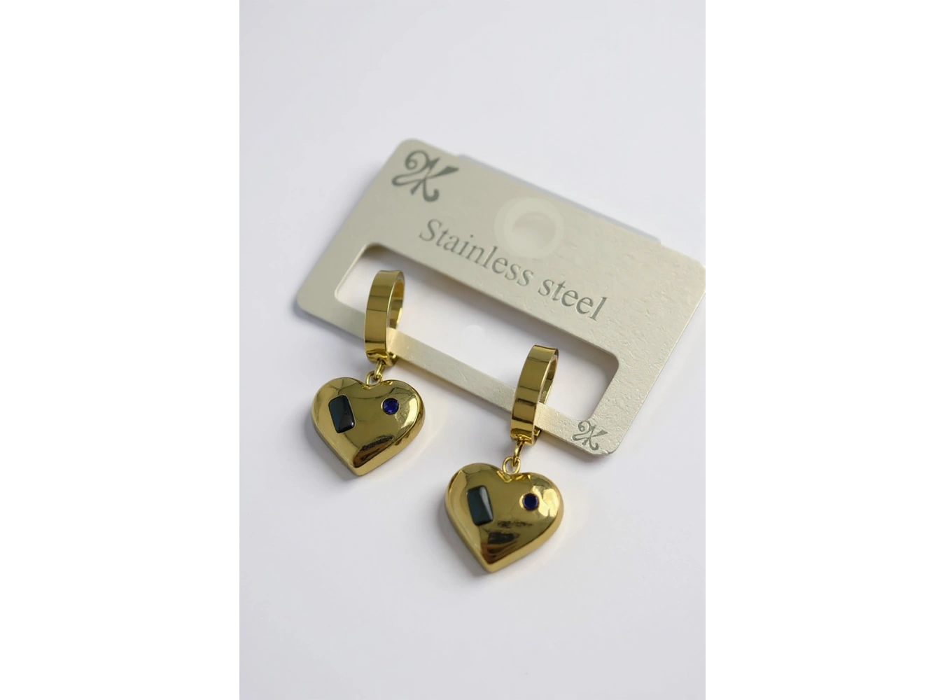 Altın Renk Kalp Figürlü Çelik Küpe (Çift)