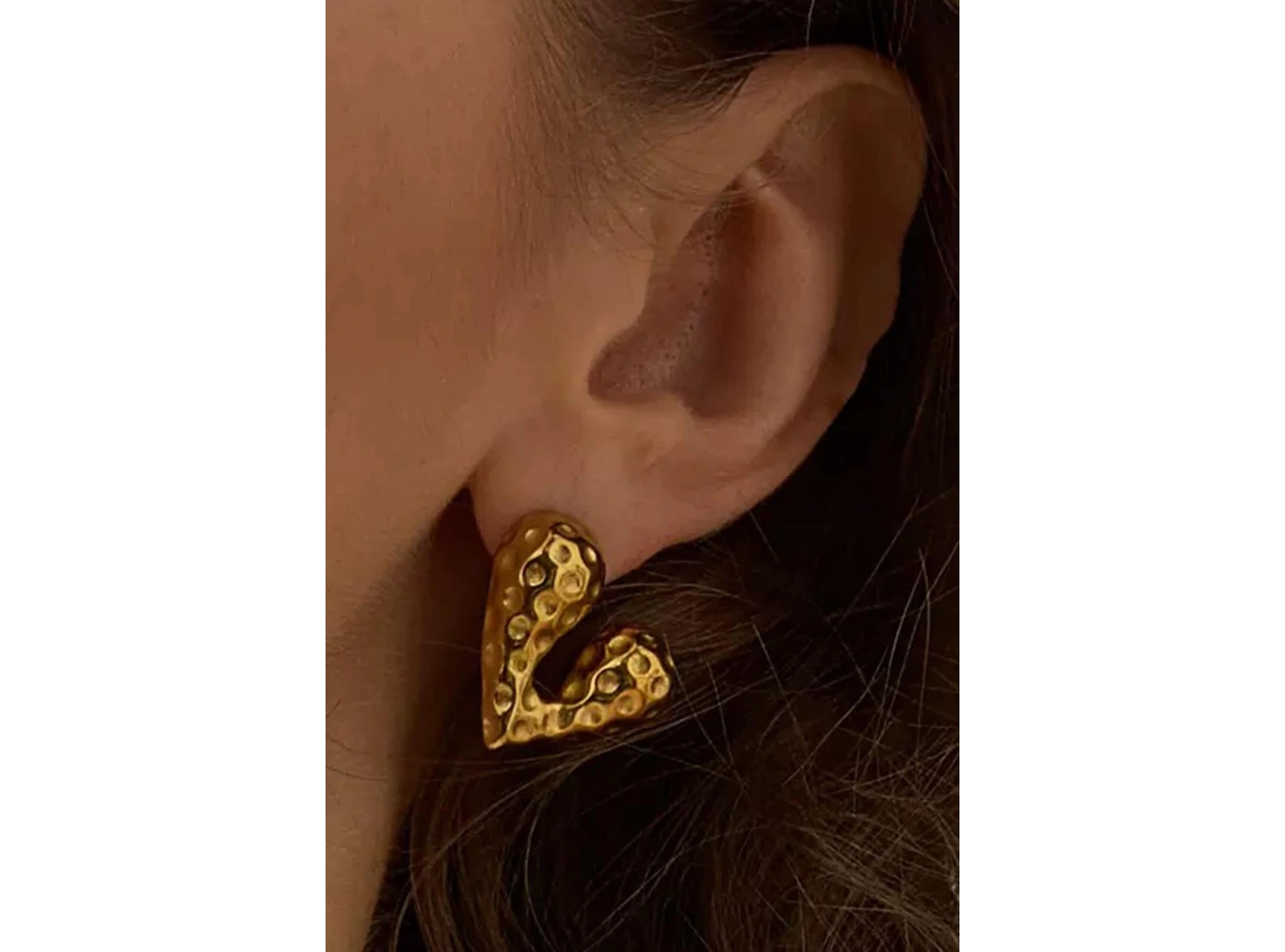 Altın Renk Kalp Figürlü Çelik Küpe (Çift)