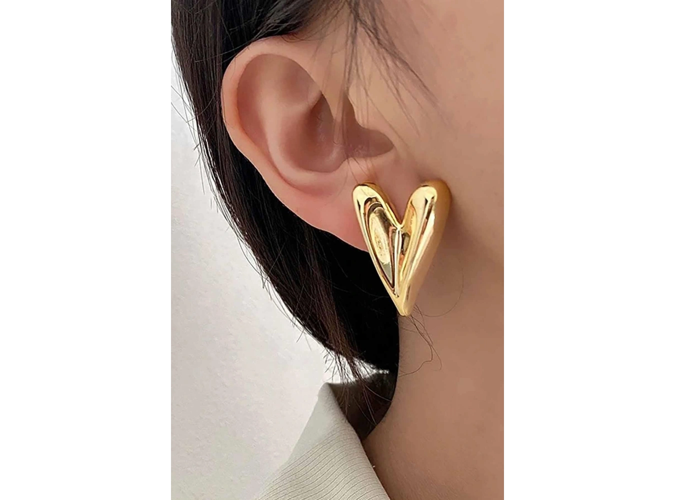 Altın Renk Kalp Figürlü Çelik Küpe (Çift)