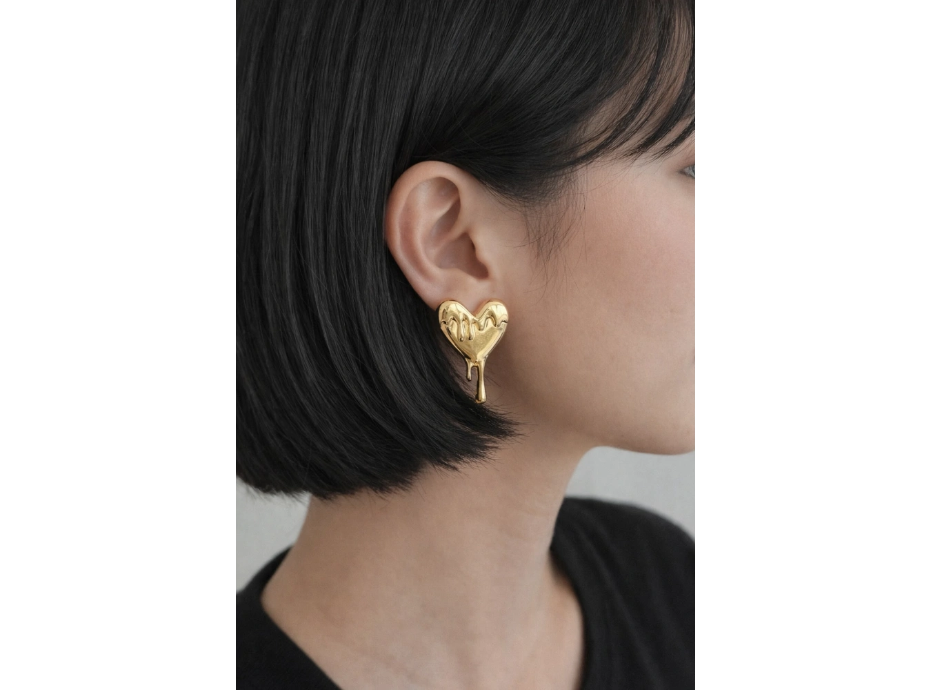 Altın Renk Kalp Figürlü Çelik Küpe (Çift)