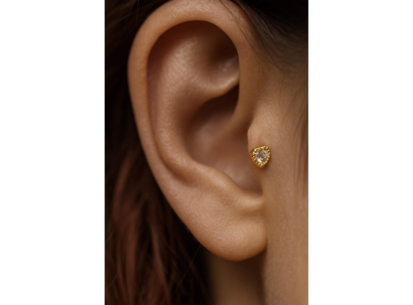 Altın Renk Kalp Figürlü Cerrahi Çelik Tragus/Kıkırdak Küpe/Piercing (Tek)