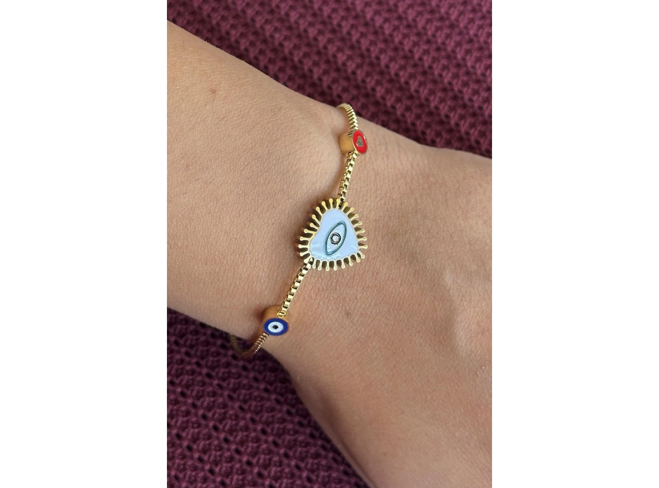 Altın Renk Kalp Figürlü Göz Detaylı Çelik Bileklik