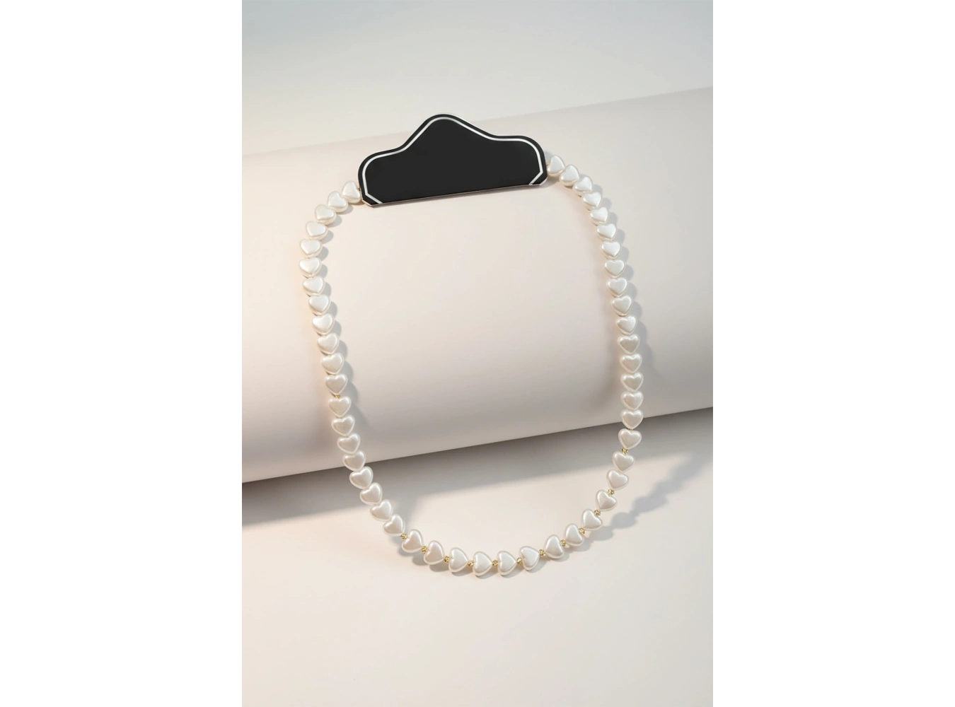 Altın Renk Kalp Figürlü İnci Kolye