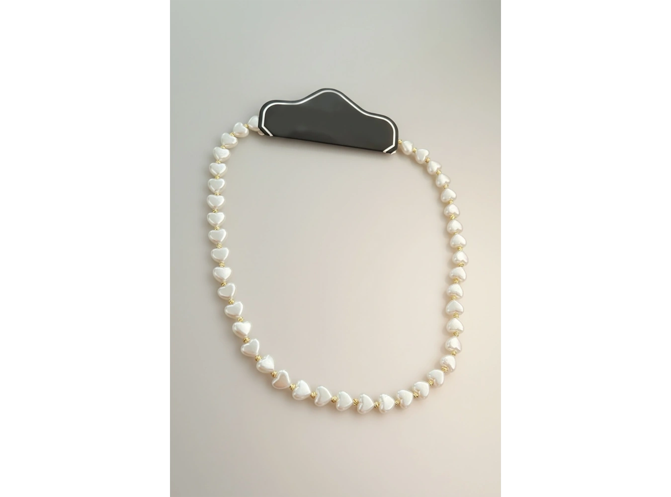 Altın Renk Kalp Figürlü İnci Kolye