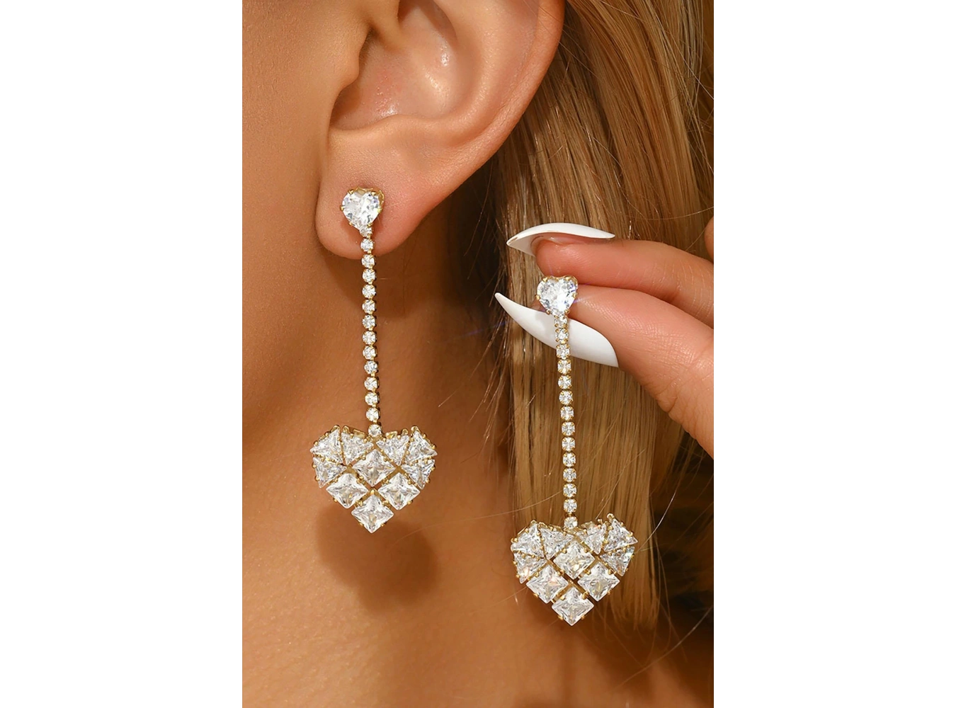 Altın Renk Kalp Figürlü Taş Detaylı 14K Altın Kaplama Küpe (Çift)