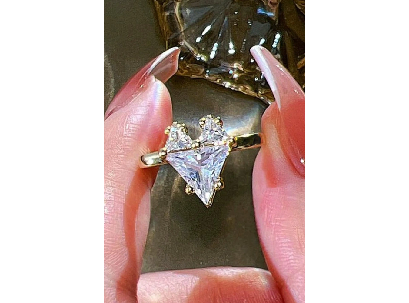 Altın Renk Kalp Figürlü Taş Detaylı Ayarlanabilir Yüzük