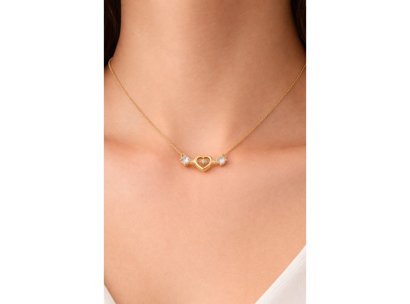 Altın Renk Kalp Figürlü Taş Detaylı Çelik Kolye