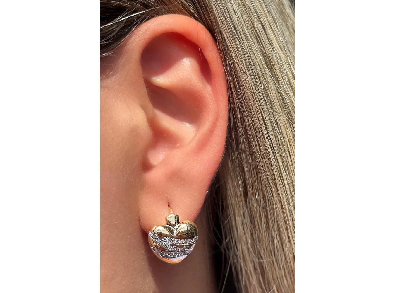 Altın Renk Kalp Figürlü Taş Detaylı Çelik Xuping Küpe (Çift)