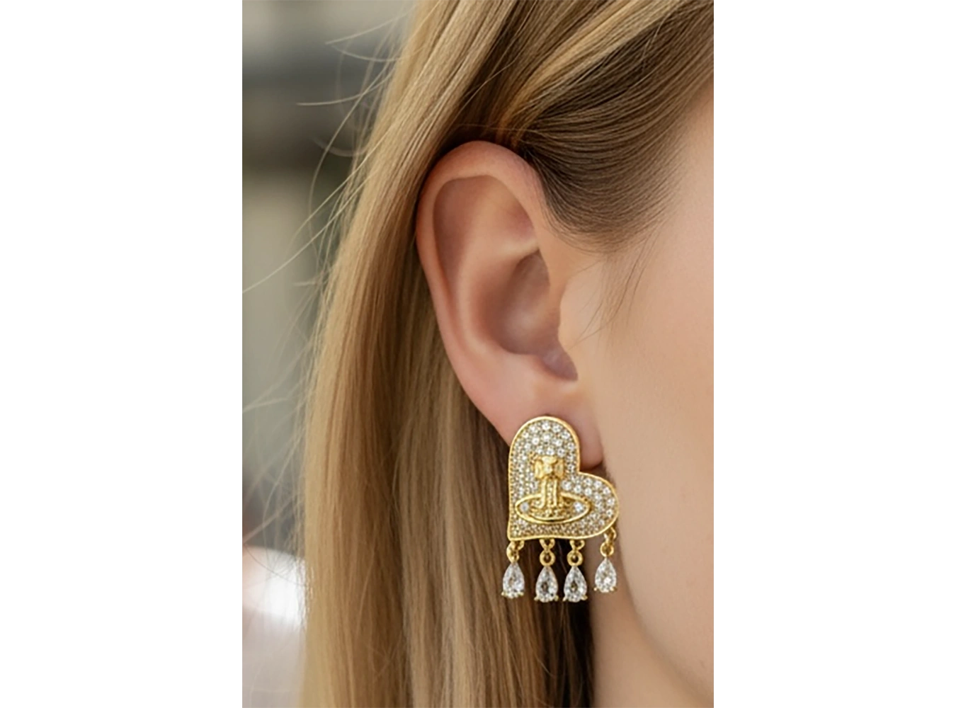 Altın Renk Kalp Figürlü Taş Detaylı Küpe (Çift)