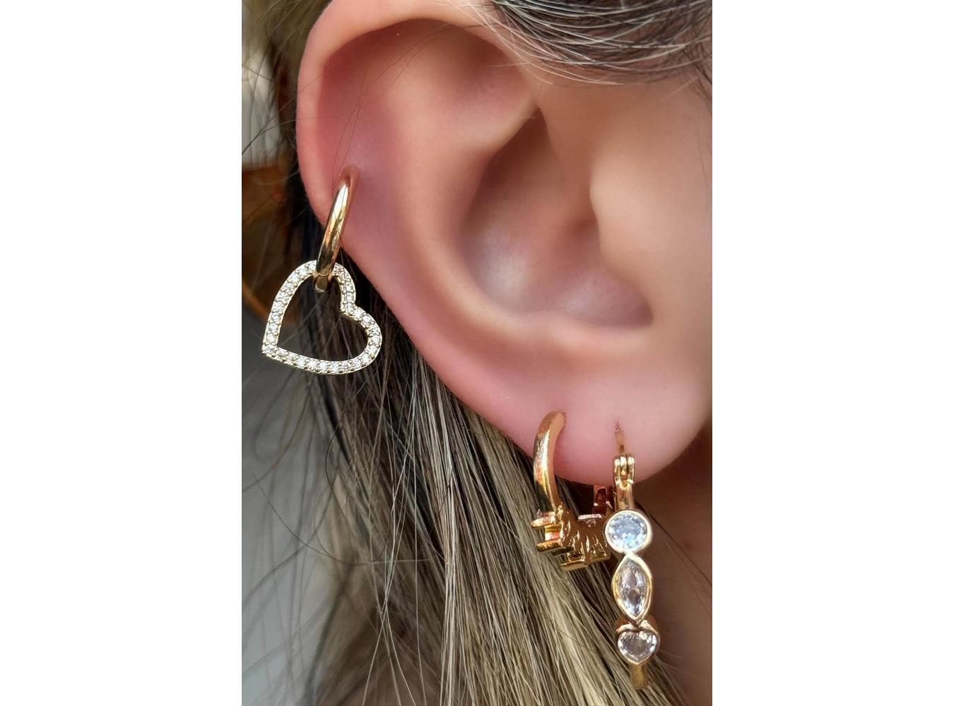 Altın Renk Kalp Figürlü Taş Detaylı VİP 3lü YSX Küpe Set