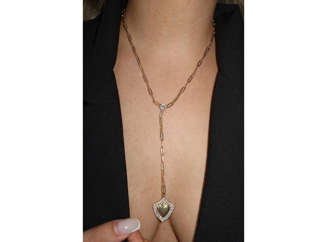 Altın Renk Kalp Figürlü Taş Detaylı Y Kolye