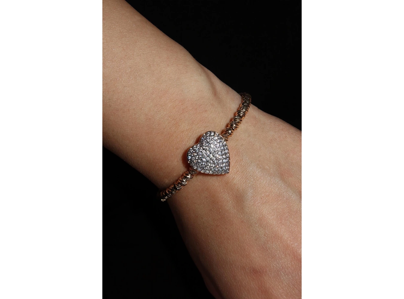 Altın Renk Kalp Figürlü Taş Detaylı YSX Kelepçe Bileklik