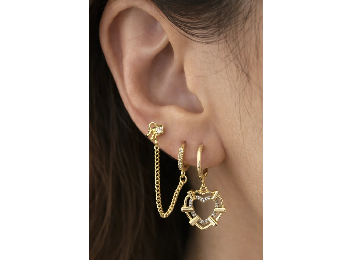 Altın Renk Kalp Figürlü Taşlı 3lü Küpe Set