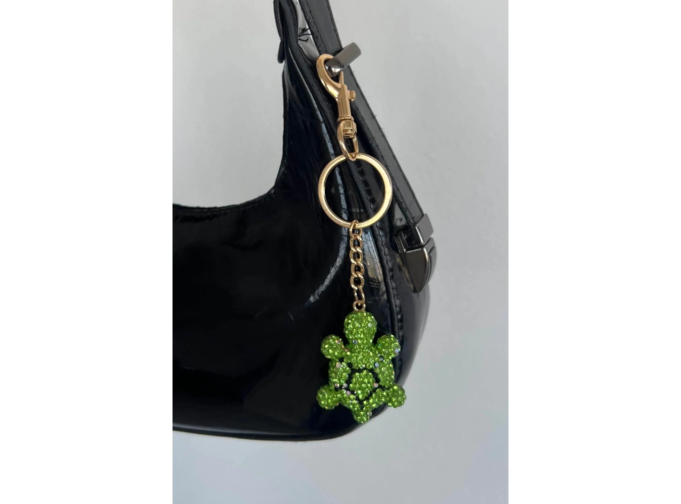 Altın Renk Kaplumbağa Figürlü Taş Detaylı Çanta Charm/ Anahtarlık