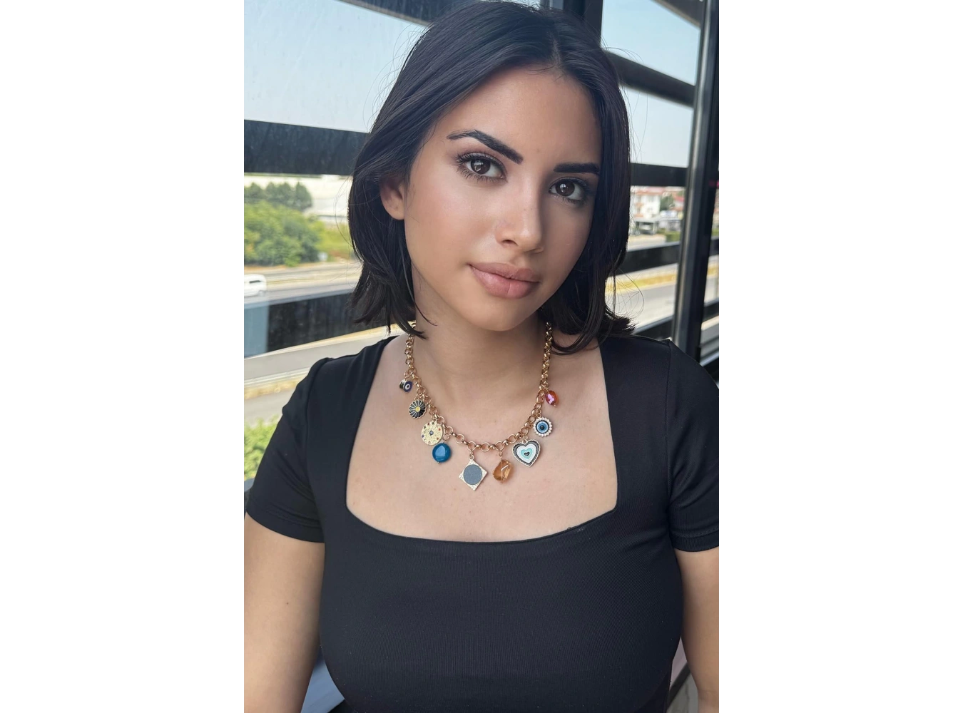 Altın Renk Karışık Figürlü Kolye