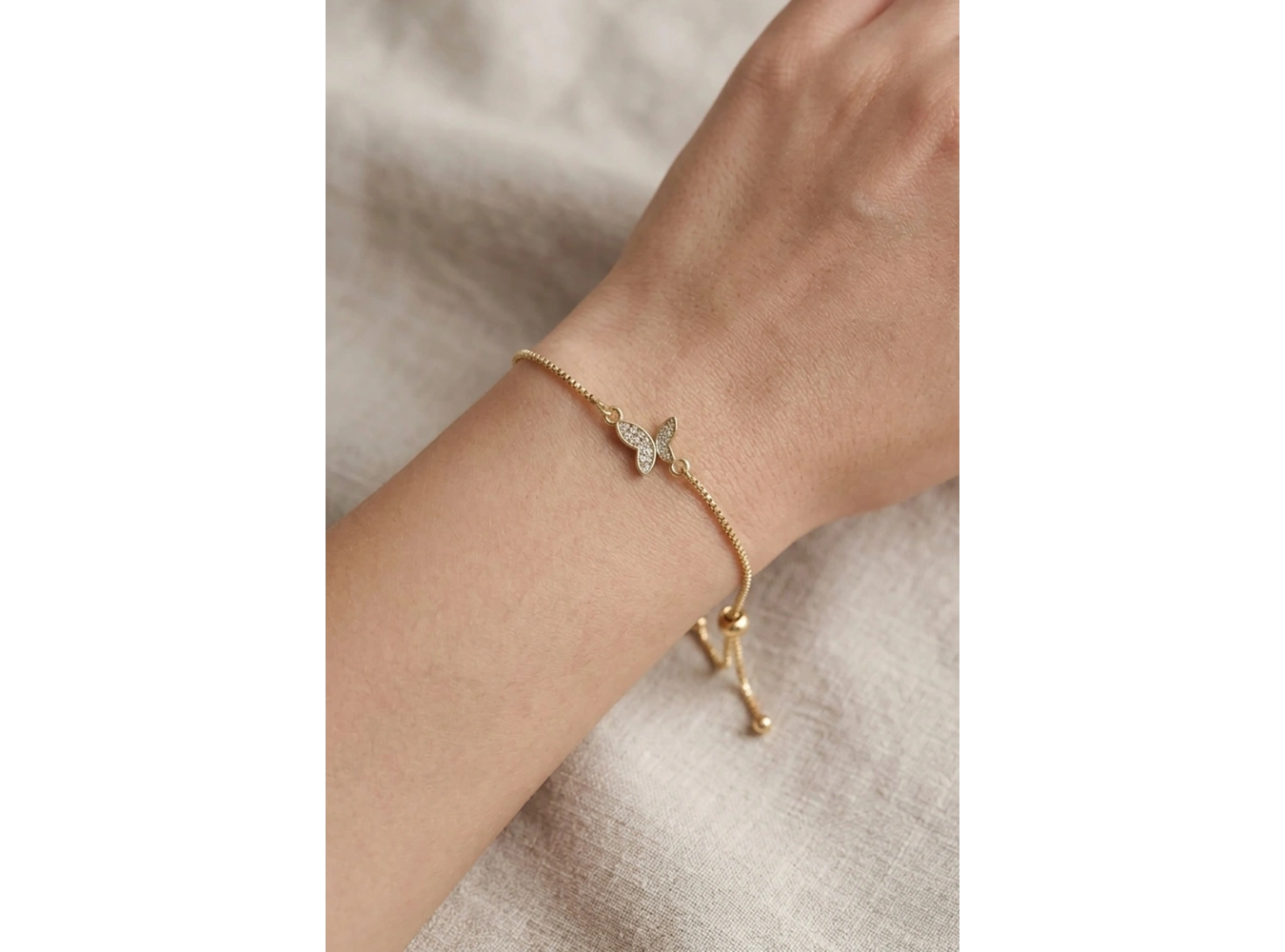 Altın Renk Kelebek Figürlü Bileklik