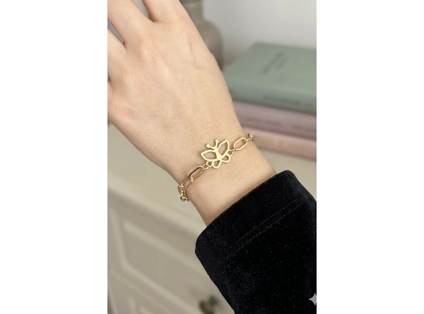Altın Renk Kelebek Figürlü Bileklik