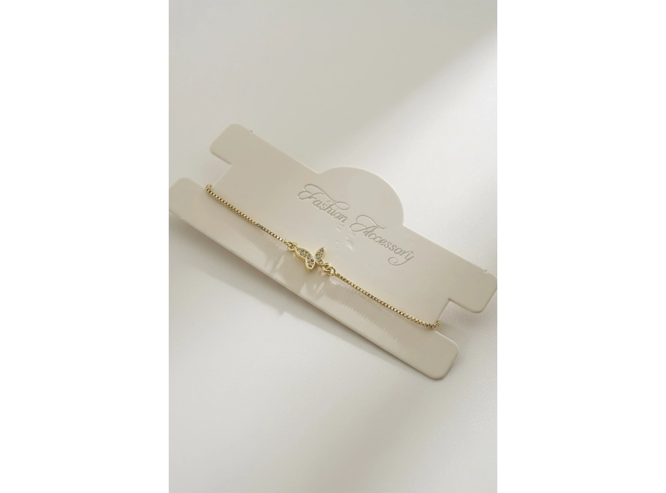 Altın Renk Kelebek Figürlü Bileklik