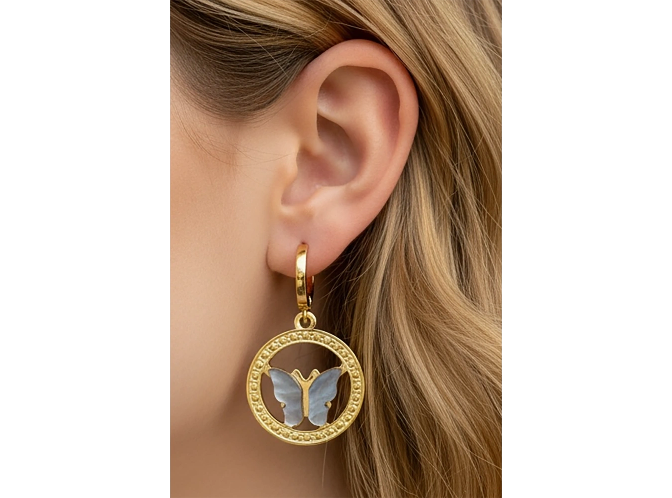 Altın Renk Kelebek Figürlü Çelik Küpe (Çift)