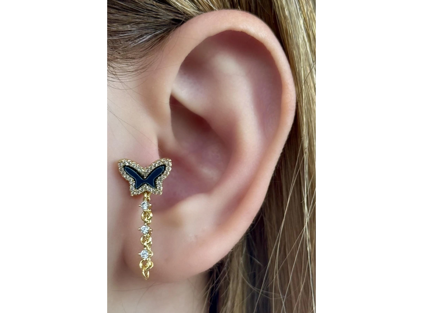 Altın Renk Kelebek Figürlü Çelik Tragus/Kıkırdak Küpe/Piercing (Tek)