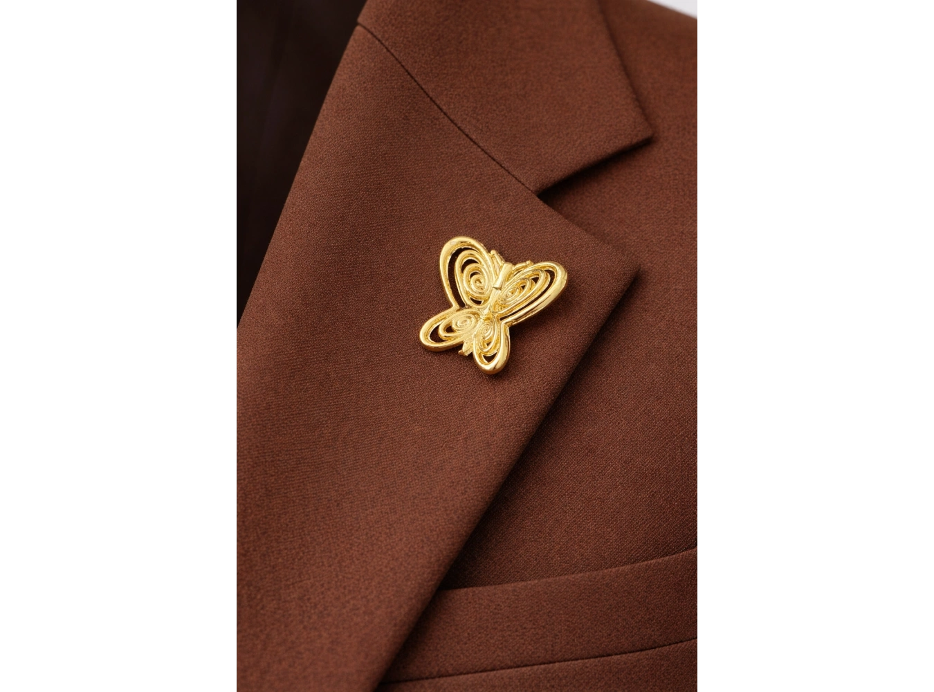 Altın Renk Kelebek Figürlü Füsun Broş