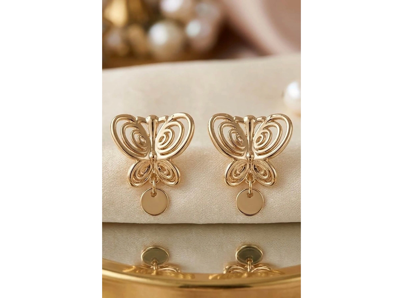 Altın Renk Kelebek Figürlü Füsun Küpe (Çift)