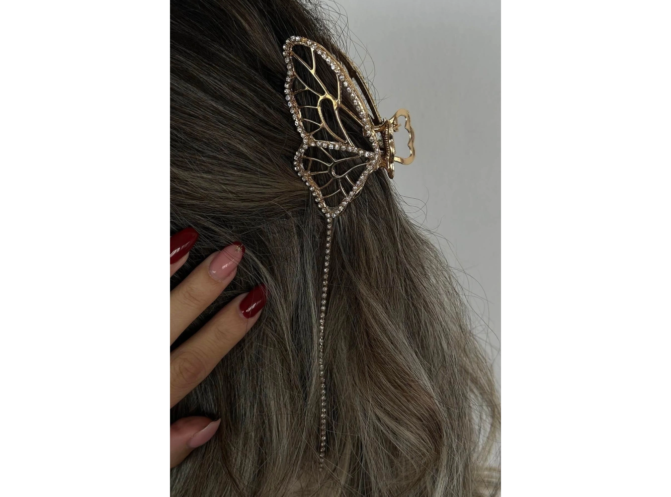 Altın Renk Kelebek Figürlü Taş Detaylı Metal Mandal Toka