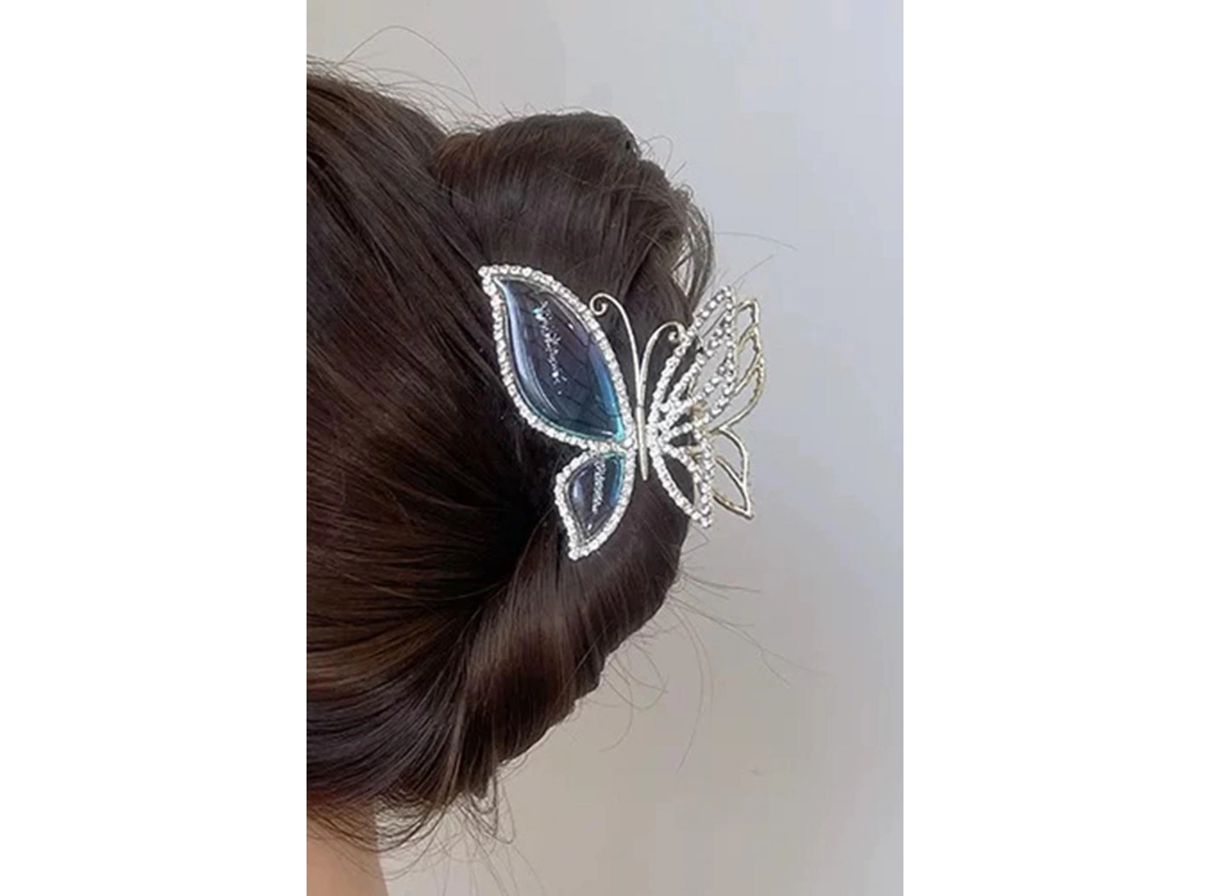 Altın Renk Kelebek Figürlü Taş Detaylı Metal Mandal Toka