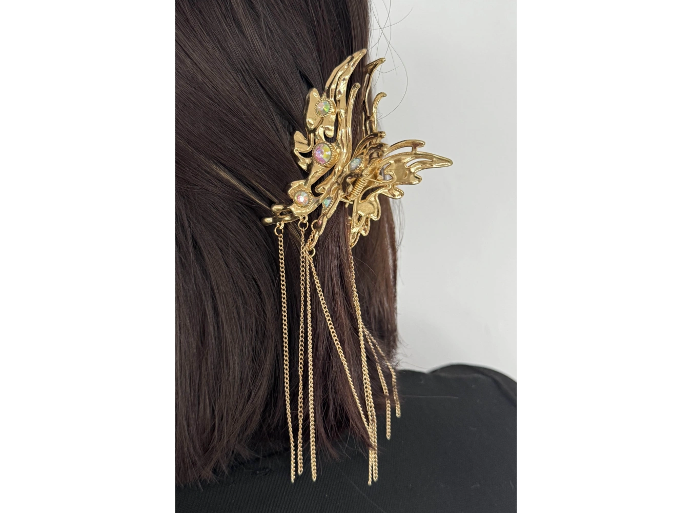 Altın Renk Kelebek Figürlü Taş Detaylı Sallantılı Metal Mandal Toka