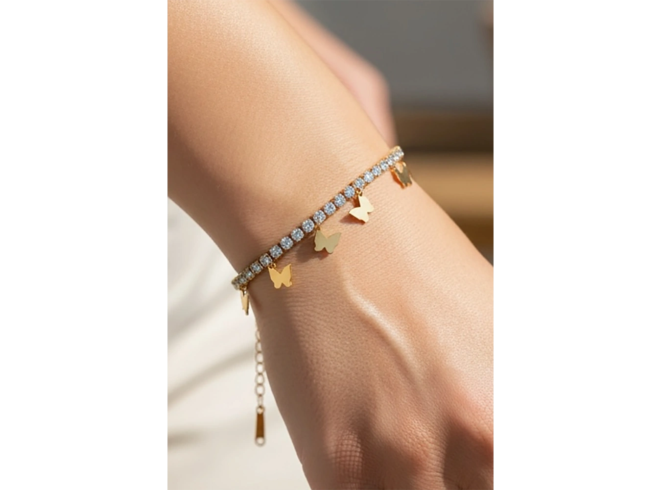 Altın Renk Kelebek Figürlü Taşlı Su Yolu Bileklik
