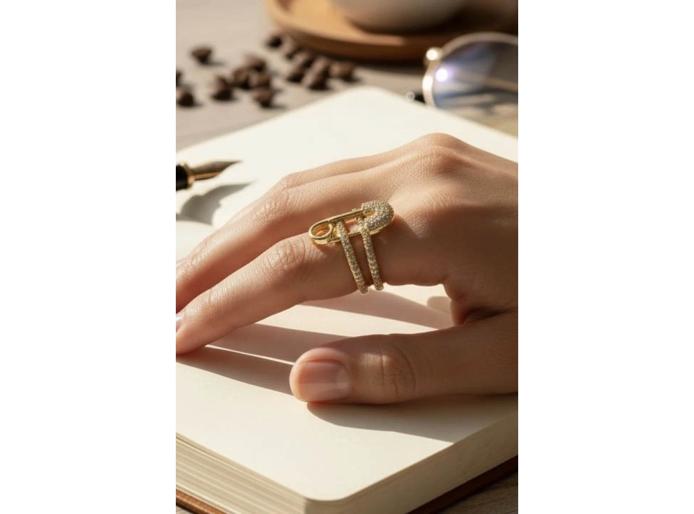 Altın Renk Kilitli İğne Figürlü 14K Altın Kaplama Ayarlanabilir Yüzük