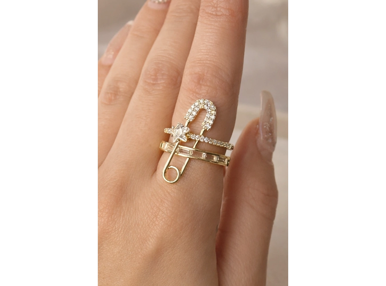 Altın Renk Kilitli İğne Figürlü Ayarlanabilir Yüzük