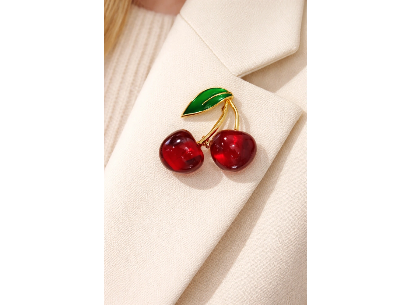 Altın Renk Kiraz Figürlü Broş