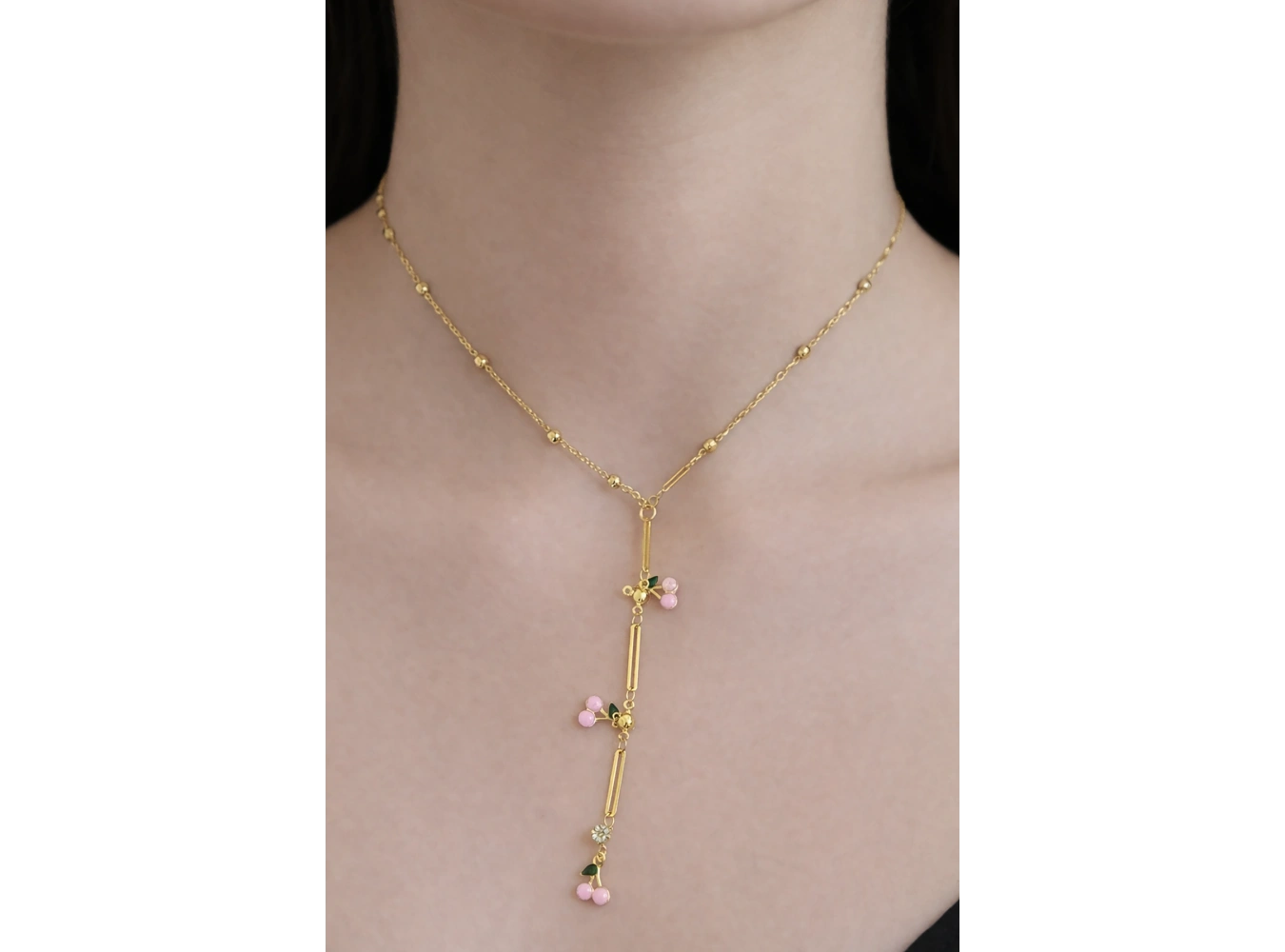 Altın Renk Kiraz Figürlü Taş Detaylı Çelik Y Kolye