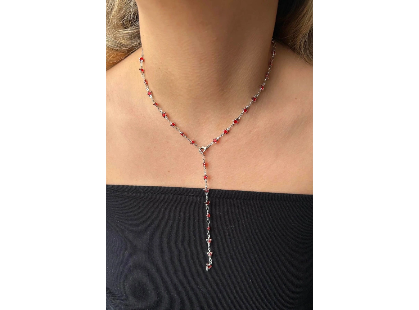 Altın Renk Kırmızı Taşlı Yıldız Figürlü Çelik Y Kolye