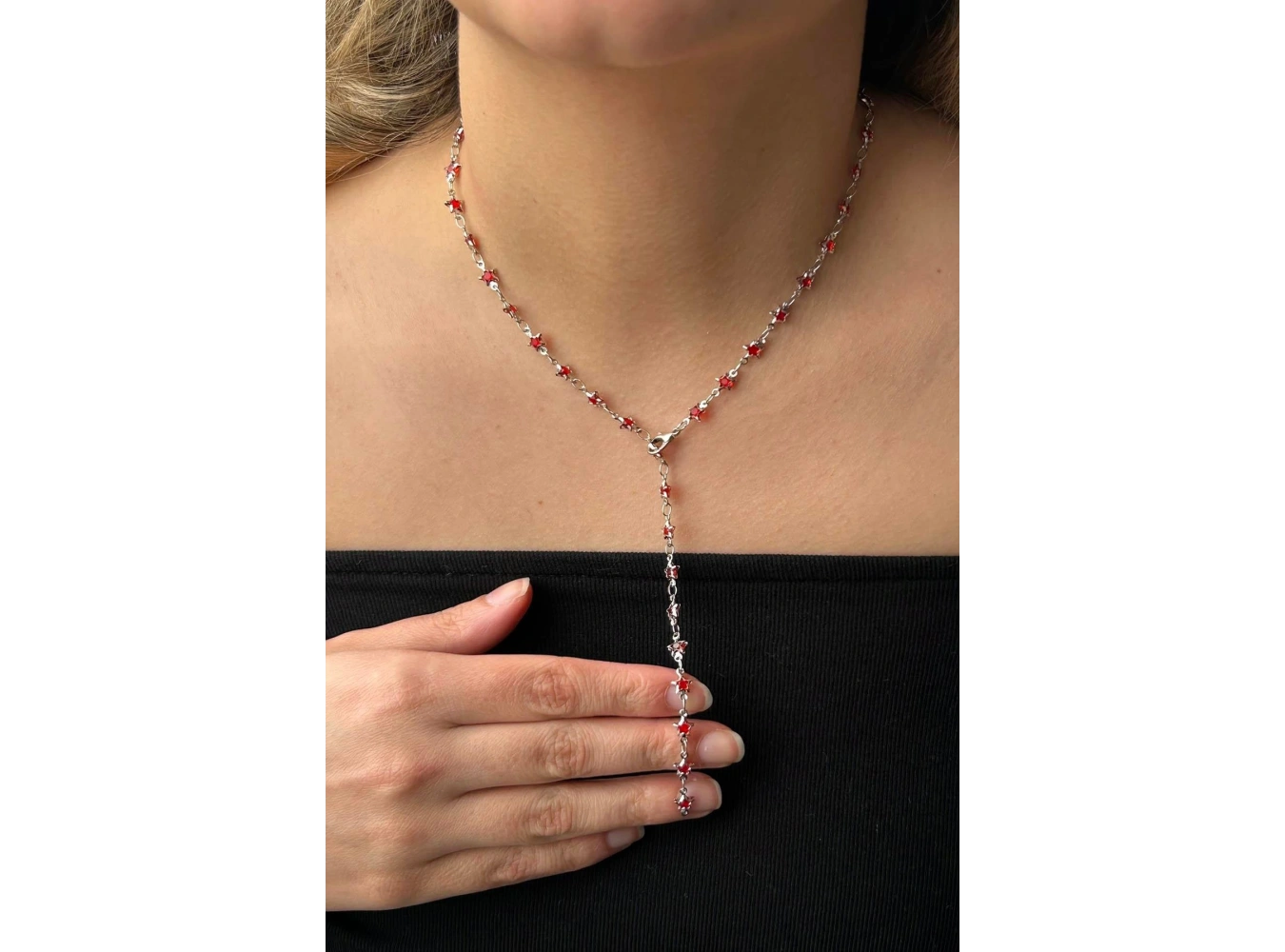 Altın Renk Kırmızı Taşlı Yıldız Figürlü Çelik Y Kolye