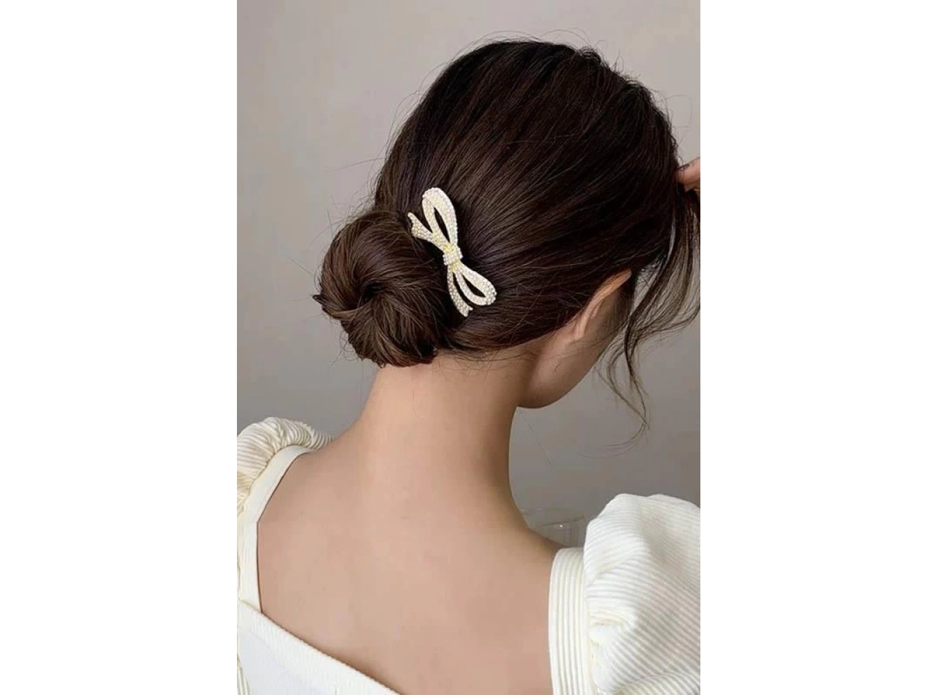 Altın Renk Kurdele Figürlü İnci Detaylı Topuz Tokası