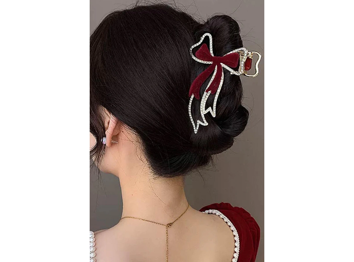 Altın Renk Kurdele Figürlü Taş Detaylı Metal Mandal Toka