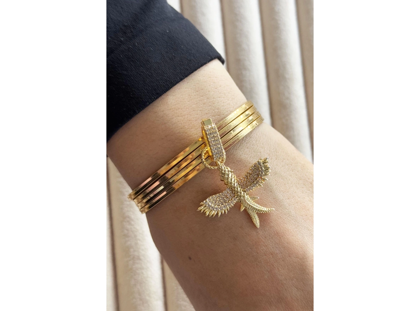 Altın Renk Kuş Figürlü Ajda Charm