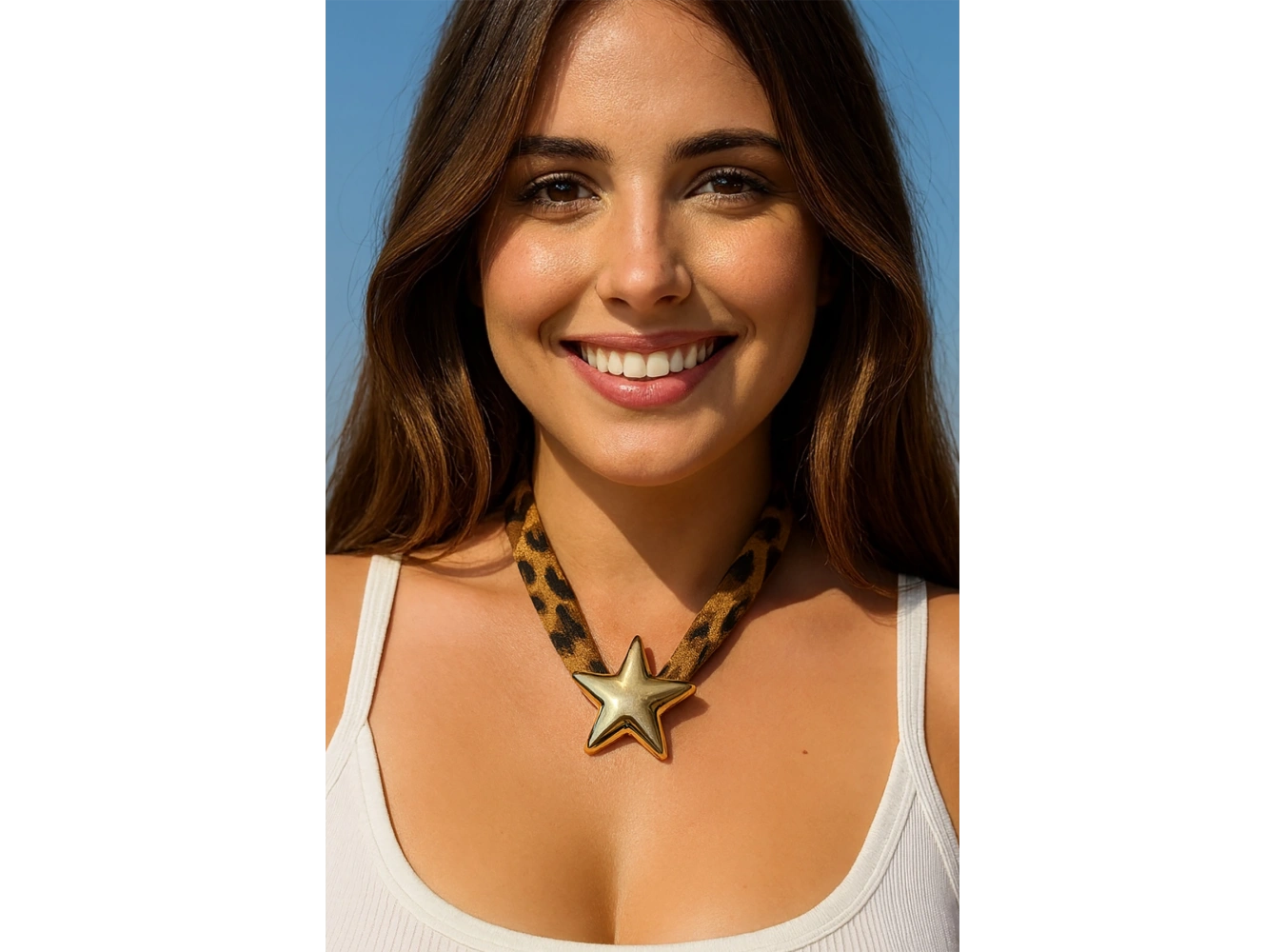 Altın Renk Leopar Desenli Yıldız Figürlü Tasarım Kolye