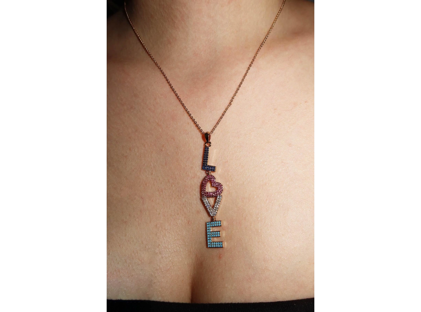 Altın Renk Love Yazılı Taş Detaylı YSX Kolye