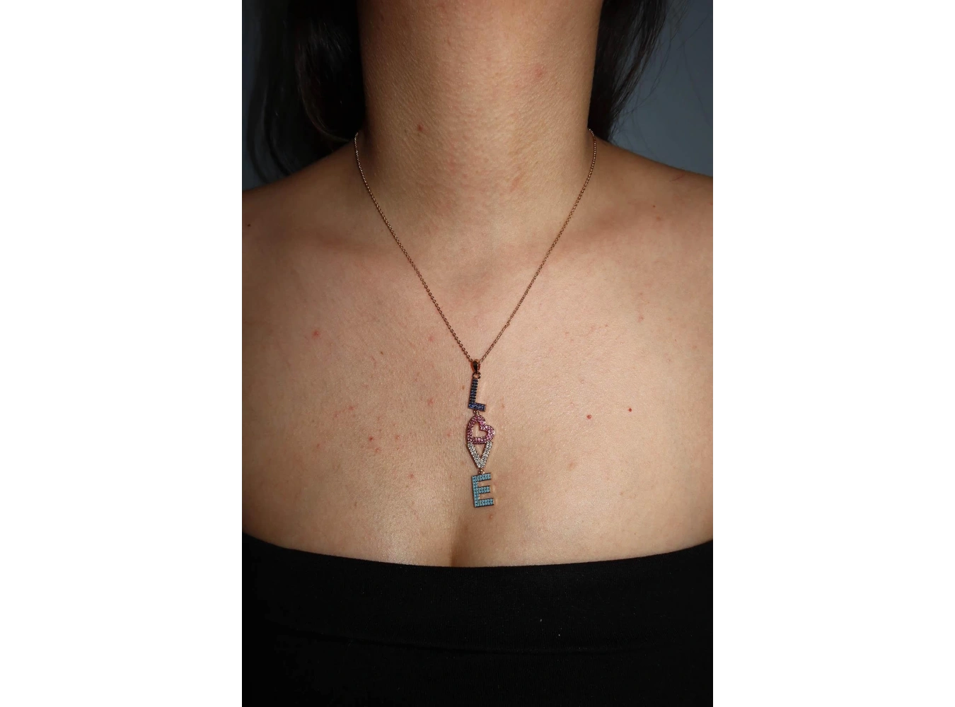 Altın Renk Love Yazılı Taş Detaylı YSX Kolye