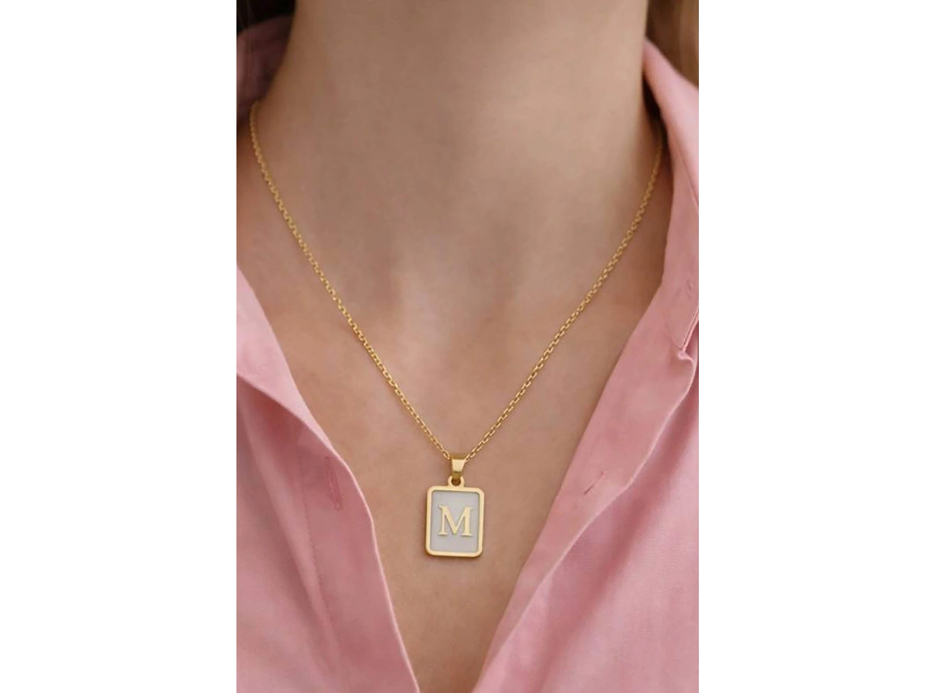 Altın Renk M Harf Çelik Kolye