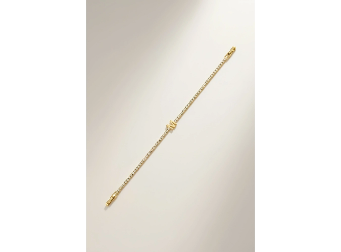 Altın Renk M Harfli Taş Detaylı Çelik Bileklik